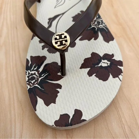 Tory Burch Potting Soil Ivory Daisy Flip Flop Thong Sandal Logo Size 8 EUC - Picture 6 of 8